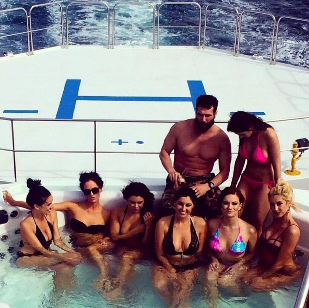 http://i1380.photobucket.com/albums/ah195/Nophie_Nos/Dan Bilzerian/dan_tuxboardcom_zps8cbad8f7.jpg