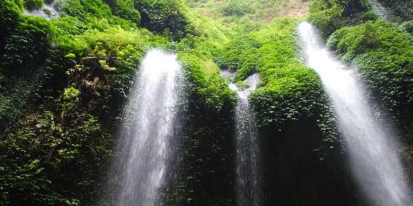 http://cdn.idntimes.com/content-images/post/old/eba63-air-terjun-madakaripura---rahmaliza.weebly.com.jpg