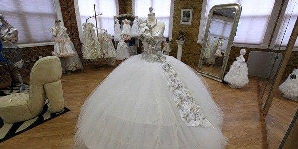 http://i288.photobucket.com/albums/ll187/xenalevina/weddingdress1_huffington_zpsqickyc9c.jpg