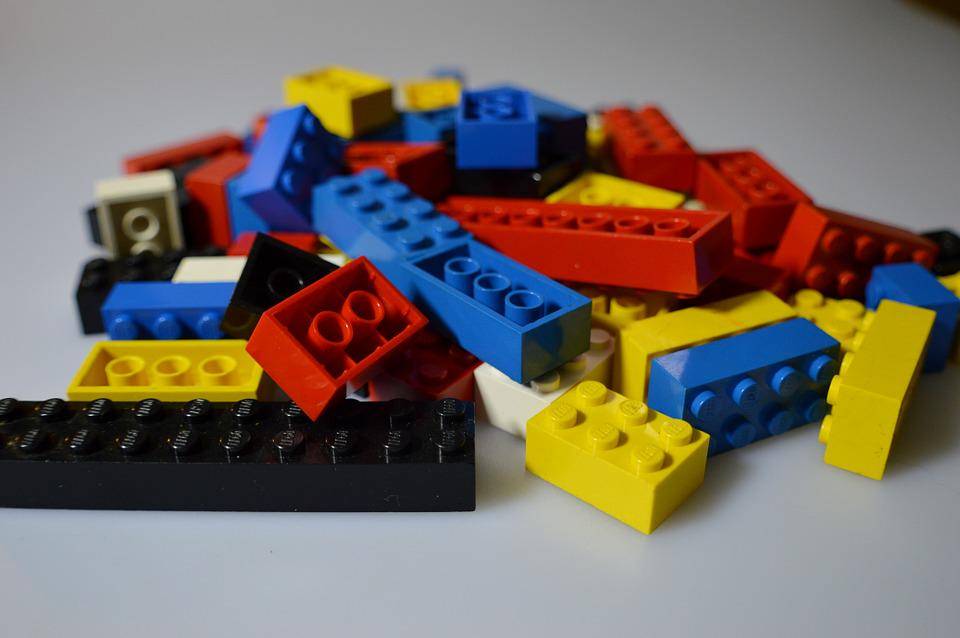 https://cdn.idntimes.com/content-images/post/20160918/lego-674880-960-720-e1f7710890d058a786692572f6f3b76b.jpg