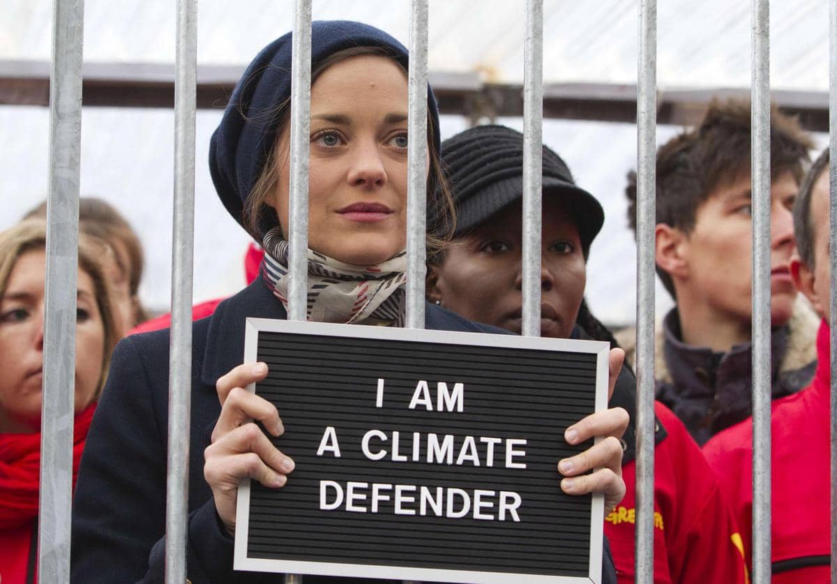 https://cdn.idntimes.com/content-images/post/20160922/marion-cotillard-en-cage-pour-greenpeace-807dd97a40cbf6665edcbc2f4b50037d.jpg