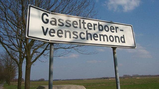 https://cdn.idntimes.com/content-images/post/20161005/1024px-gasselterboerveenschemond-bord-wiki-ddedc189e4f6a118300002fa582ab7d3.jpg