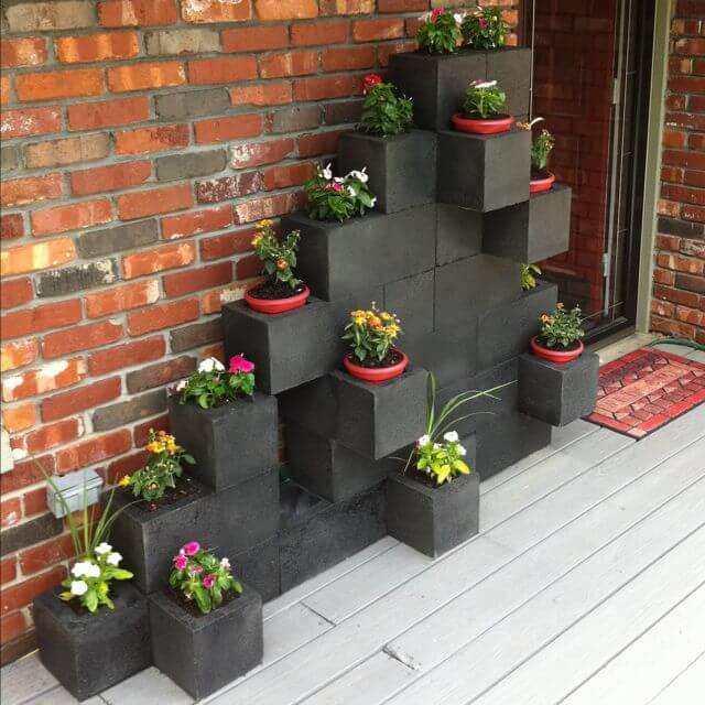 https://cdn.idntimes.com/content-images/post/20170322/13-built-in-planter-ideas-homebnc-521f1199937c669bcf1f516df2e6a6d4.jpg