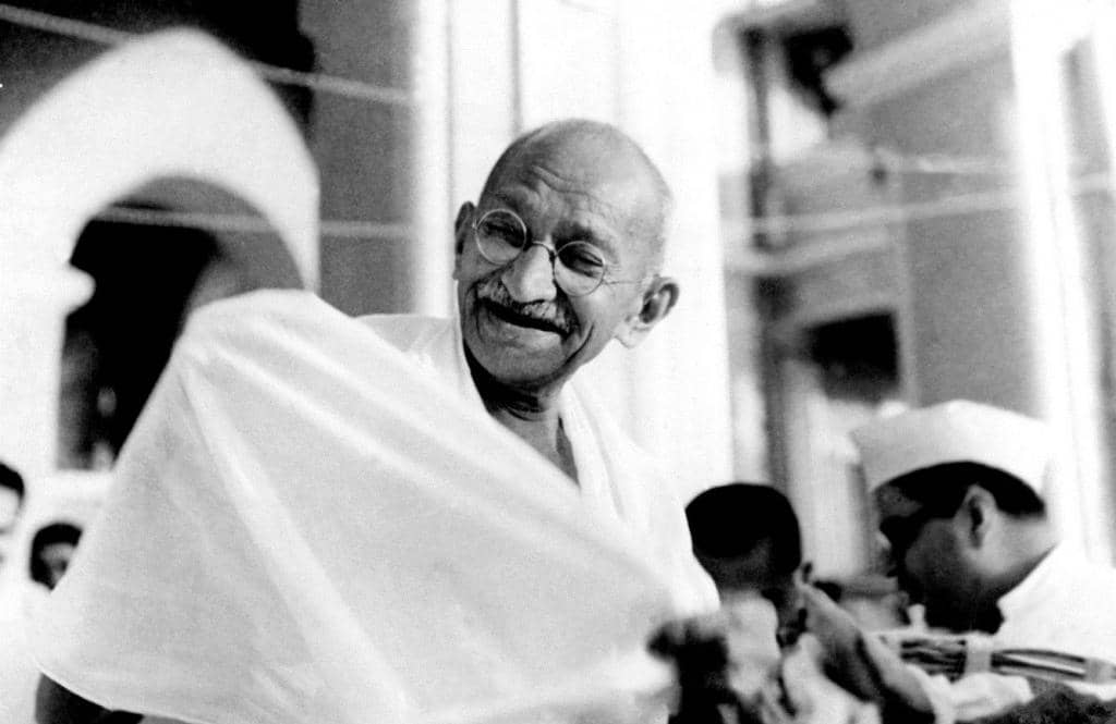 https://cdn.idntimes.com/content-images/post/20170403/16-mahatma-gandhi-quotes-that-will-make-you-want-to-change-the-world-df878cf794de3a2efe7b0a00c78a50bb.jpg