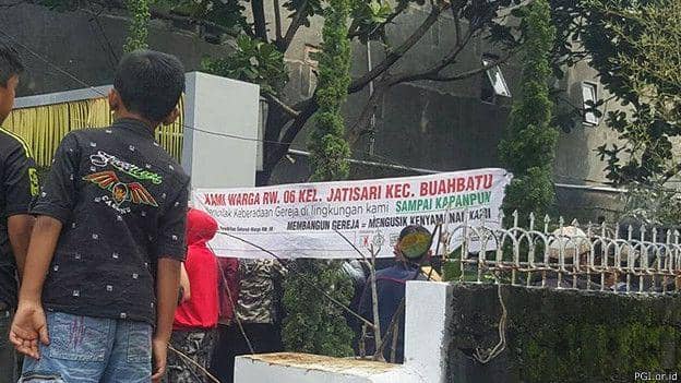 http://cdn.idntimes.com/content-images/post/20160607/160606180847-gereja-batak-karo-protestan-gbkp-bandung-timur-624x351-pgiorid-1380242bb79d1b3a5a3cb6699b6ae3d8.jpg