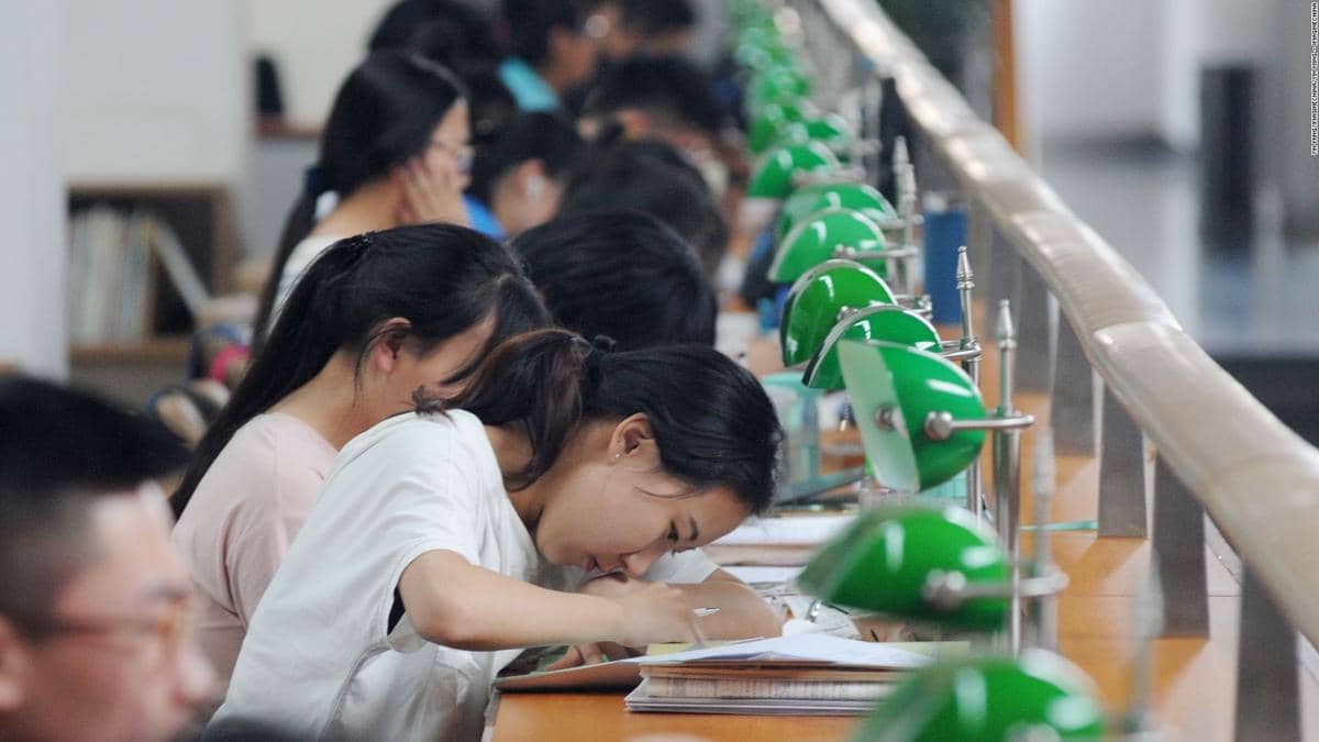 https://cdn.idntimes.com/content-images/post/20161017/160607113328-gaokao-students-china-study-exam-college-full-169-c87566ac0c5f930fb7367536d6a7e010.jpg