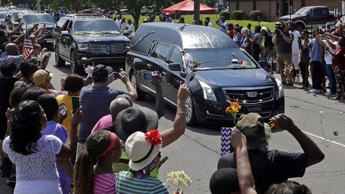 http://cdn.idntimes.com/content-images/post/20160611/160610100338-05-muhammad-ali-funeral-procession-0610-super-169-eaabaa9d7e4faa81f723b36ce5291caf.jpg