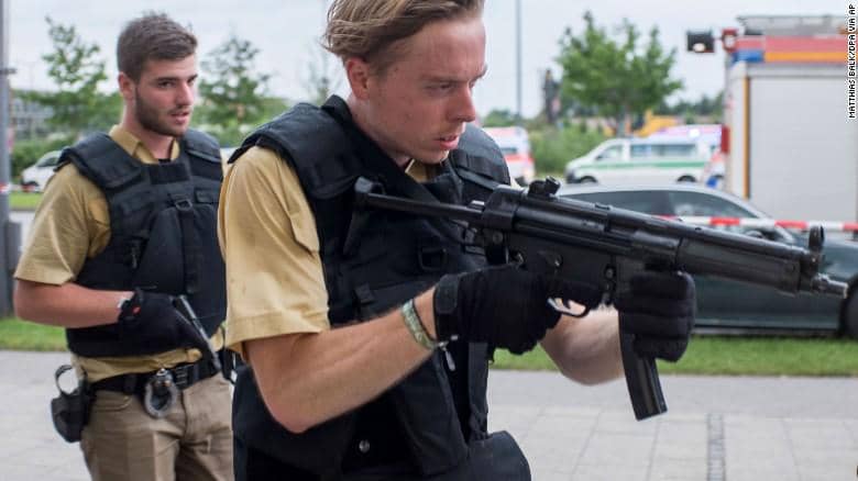http://cdn.idntimes.com/content-images/post/20160723/160722133038-05-munich-shooting-0722-exlarge-169-639cd14b7e358f1184fd03c73bfcc67a.jpg