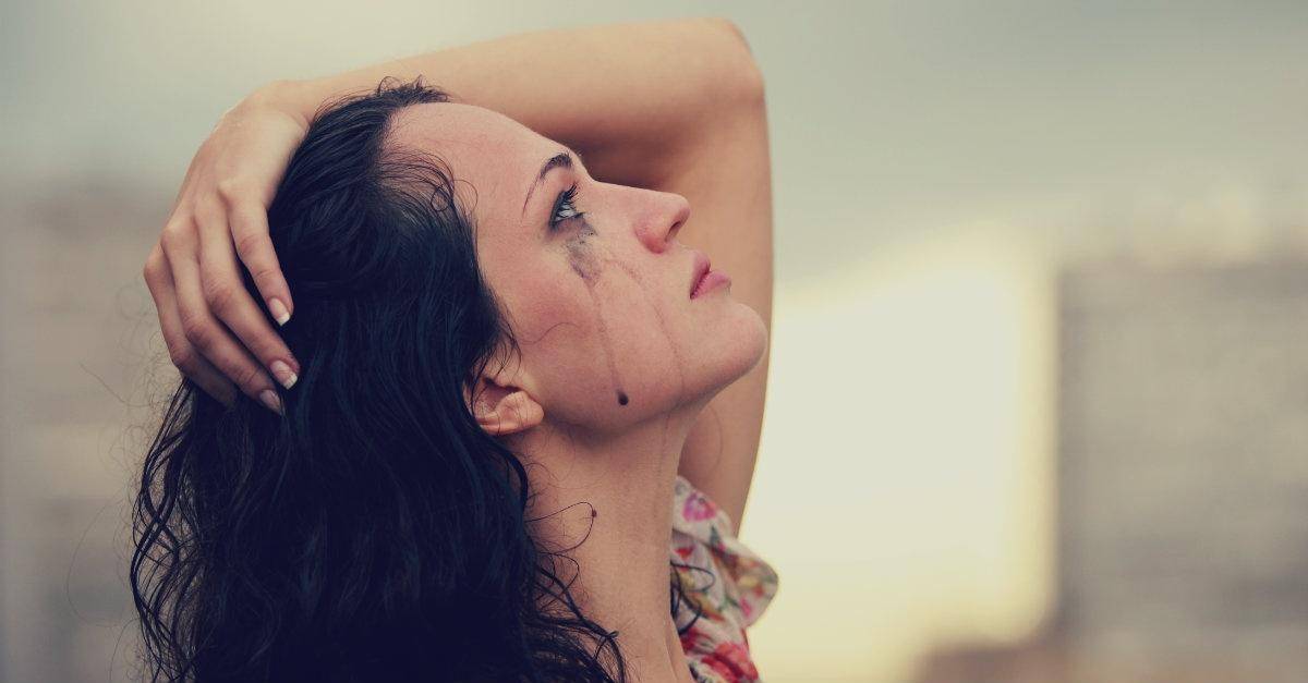 http://cdn.idntimes.com/content-images/post/20160805/17879-woman-girl-crying-rain-water-sad-depressed-wide1200wtn-7ddfdf8ec18bddad2c97b2fd7cea43bb.jpg