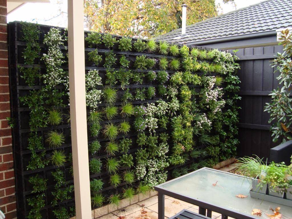 https://cdn.idntimes.com/content-images/post/20170322/18-built-in-planter-ideas-homebnc-dfbf216b67900a64e74c5f20b803d224.jpg