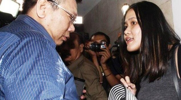 http://cdn.idntimes.com/content-images/post/20160204/2016-01-30-13-42-01-yudi-wibowo-sukinto-berbicara-dengan-kliennya-jessica-kumala-wongso-thumb-634-350-c-6cfe29d73b7dfe026d027d9d5412709c.jpg