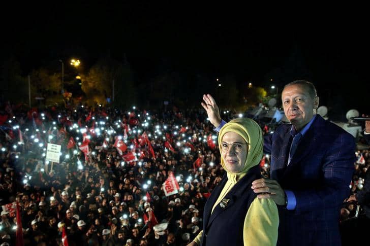 https://cdn.idntimes.com/content-images/post/20170417/2017-04-17t023247z-1-lynxmped3g03i-rtroptp-3-turkey-referendum-7663d62fc4638bebb10a32a552fe315d.JPG