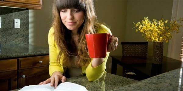 http://cdn.idntimes.com/content-images/post/20150813/25430-woman-reading-bible-kitchen-1200.jpg