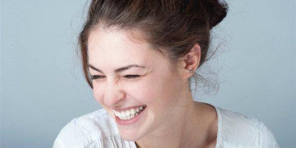 http://cdn.idntimes.com/content-images/post/old/255b6-13431-woman-eyes-closed-smiling.jpg