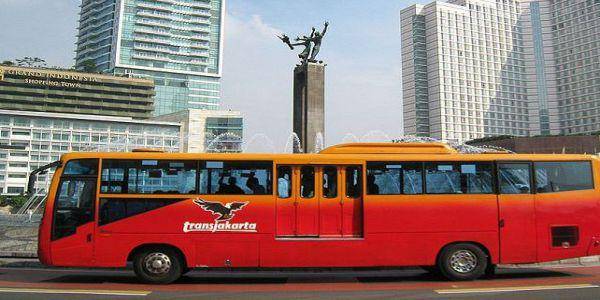 http://cdn.idntimes.com/content-images/post/old/2b7f9-cara-naik-busway-642x391.jpg