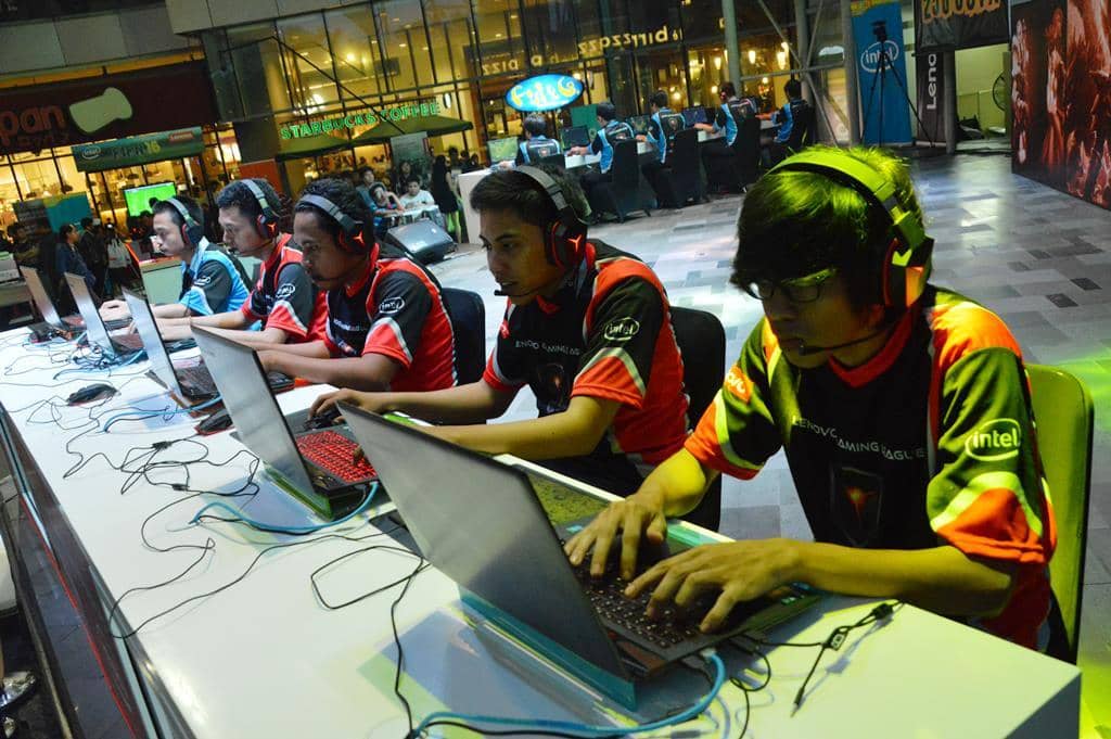http://cdn.idntimes.com/content-images/post/20160407/3-suasana-babak-gugur-lenovo-gaming-league-2016-b75455c8de2574bf1d42c3de857aad91.JPG