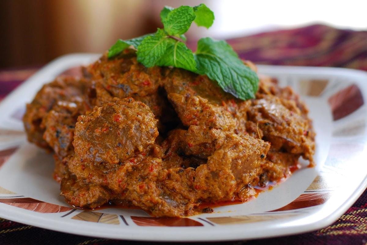 http://cdn.idntimes.com/content-images/post/20160528/301021241-rendang-padang-4167c8e3f117ee85b7b7e3d3faa47139.jpg