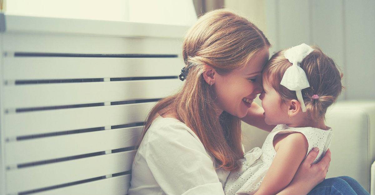 https://cdn.idntimes.com/content-images/post/20170418/37586-adoring-mom-12001200wtn-b122f7be71b00a8c10eb6cb02af69343.jpg