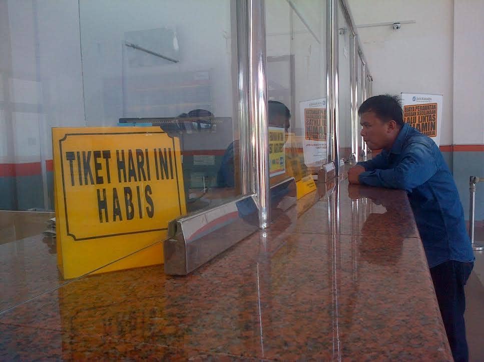 http://cdn.idntimes.com/content-images/post/20160609/493717-11425302082014-tiket-habis-63570eead7c63e030333ecce87c83fd5.jpg