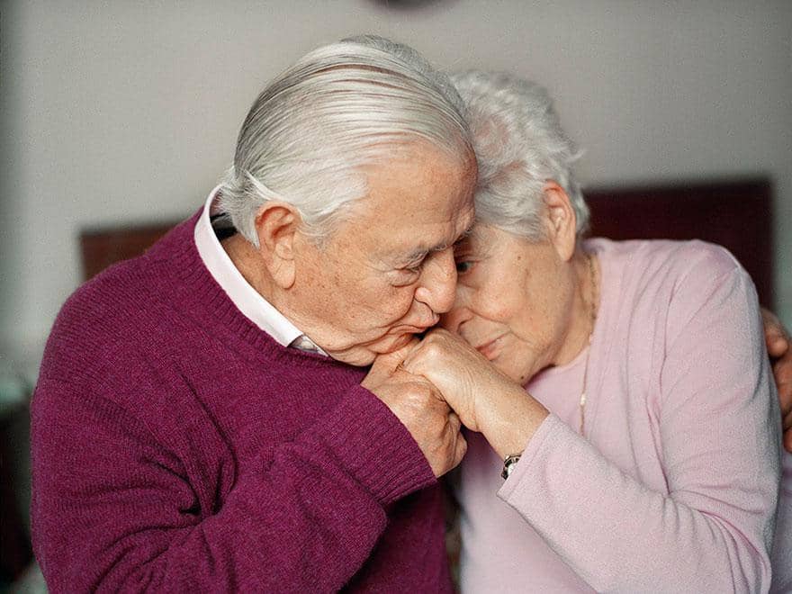 https://cdn.idntimes.com/content-images/post/20161116/50-years-love-lovers-couple-photography-lauren-fleishman-5-26196cb4edfad08502729a88aad628e3.jpg