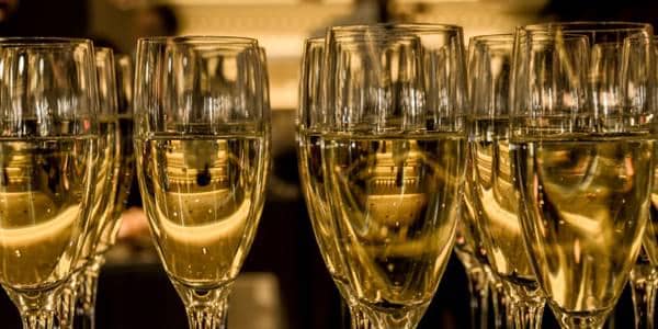 http://cdn.idntimes.com/content-images/post/old/5159b-champagne---pexels.com.jpg