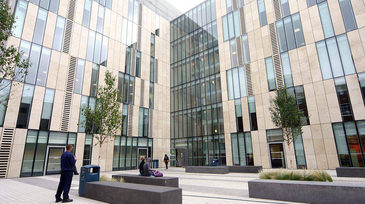 https://cdn.idntimes.com/content-images/post/20170228/53368d3-kingston-university-59e6efa-kingston-university-rated-among-c547ff090559c9252155ca6fae7b0c9d.jpg