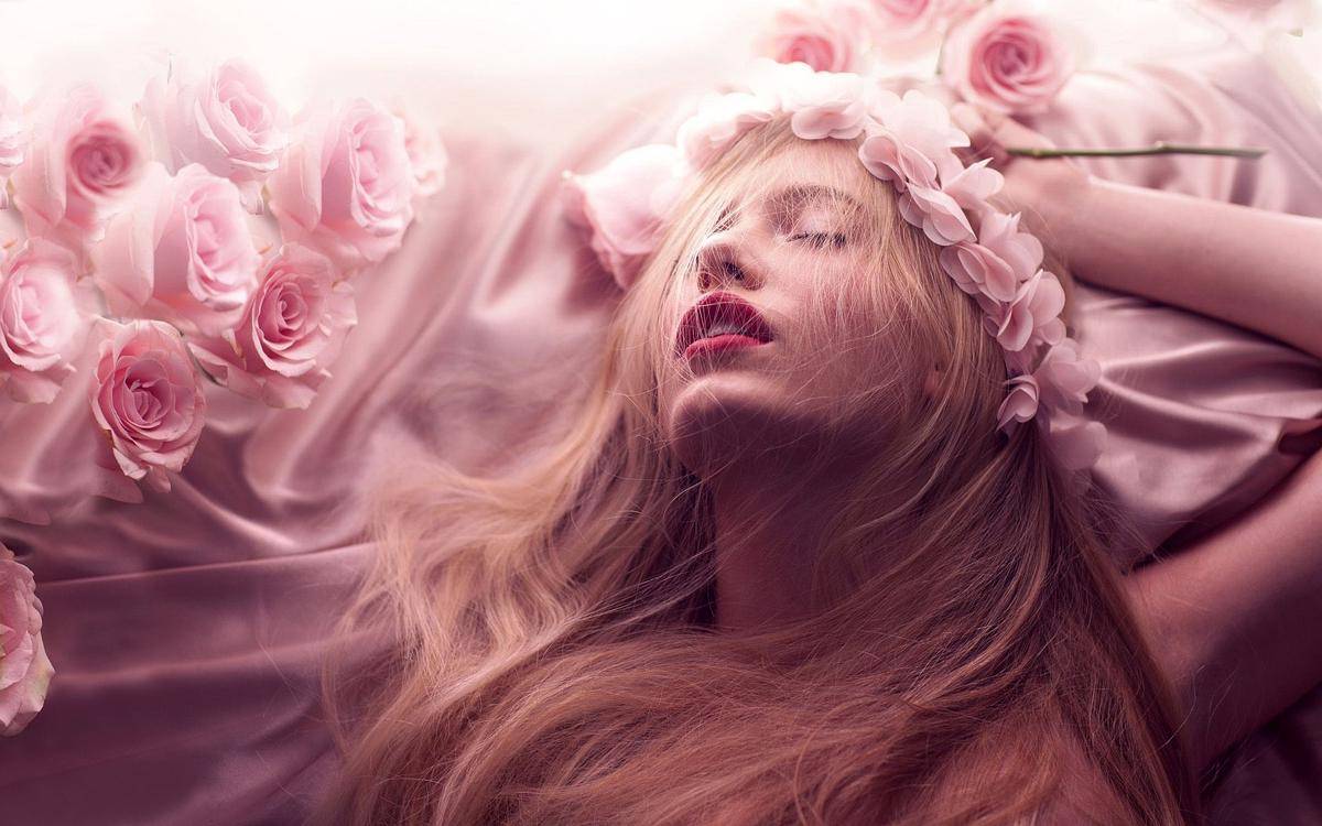 http://cdn.idntimes.com/content-images/post/20160704/6938087-girl-in-pink-15ddea76dc4f9185c0ebfc9a8d405fce.jpg