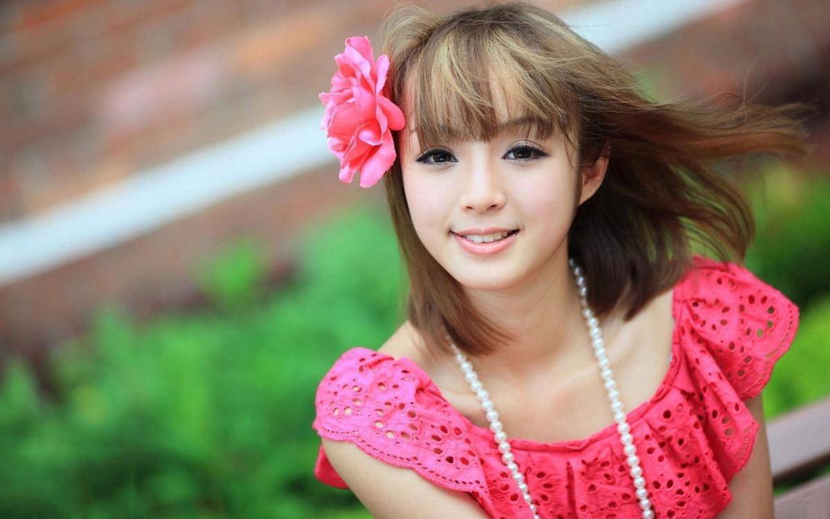 http://cdn.idntimes.com/content-images/post/20160703/6940806-cute-girl-in-pink-dress-b5db122e99dd382eafeb3cc5159c9e3b.jpg