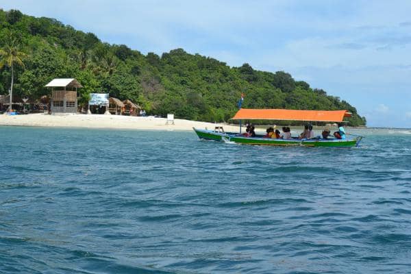 http://cdn.idntimes.com/content-images/post/old/6fab2-Pantai-Mutun.jpg