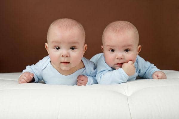http://cdn.idntimes.com/content-images/post/old/757ae-twins7_blogtimesunion.jpg