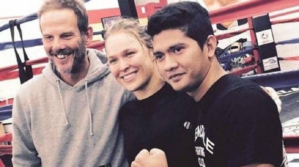 http://cdn.idntimes.com/content-images/post/old/794c2-Rousey-Uwais-Berg-thumb-630xauto-54005.jpg
