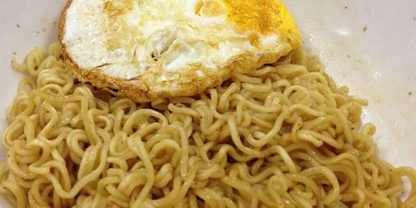 http://cdn.idntimes.com/content-images/post/old/8327d-indomie-gorengn---elangym.blogspot.com.jpg