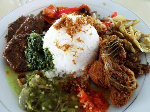 http://cdn.idntimes.com/content-images/post/old/869cd-Makan7_royghifblogspot.JPG