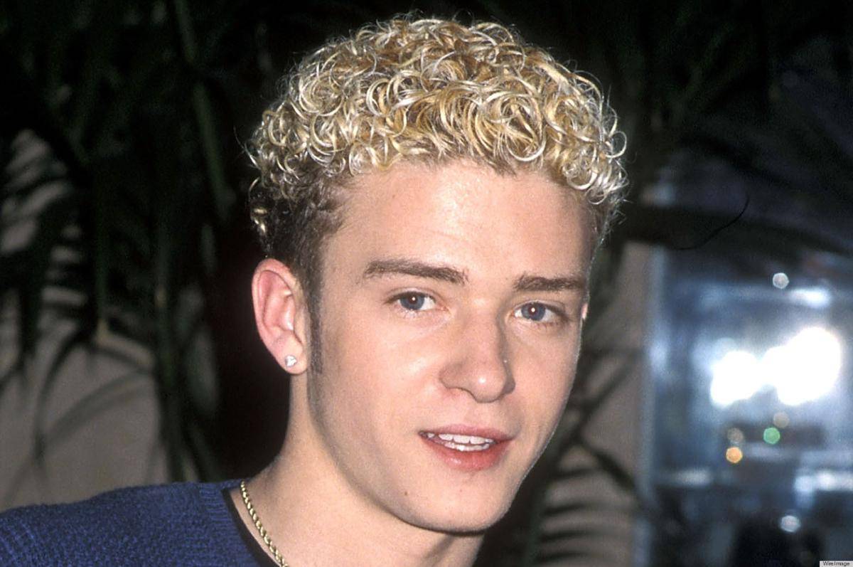 https://cdn.idntimes.com/content-images/post/20161126/90s-hairstyles-211-0c023a93f9f095de1795c02bbc683dca.jpg