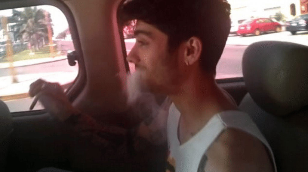 http://cdn.idntimes.com/content-images/post/old/9c056-zayn-malik-smoking-weed11401309325.png