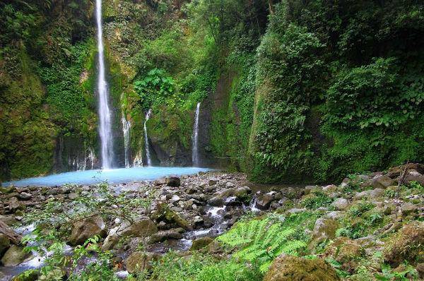 http://cdn.idntimes.com/content-images/post/20150811/Airterjun4_selasarcom.jpg