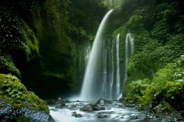 http://cdn.idntimes.com/content-images/post/20150811/Airterjun7_infotourlombokcom.jpg