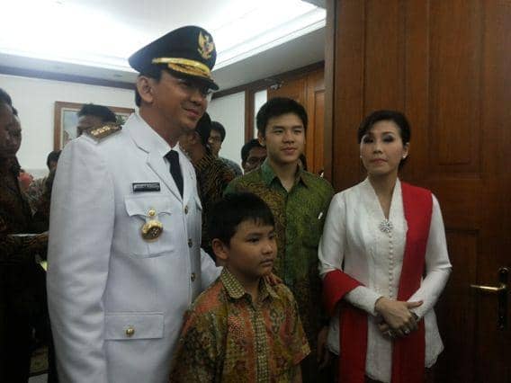 http://cdn.idntimes.com/content-images/post/20151110/Basuki-keluarga-beritasatu.jpg