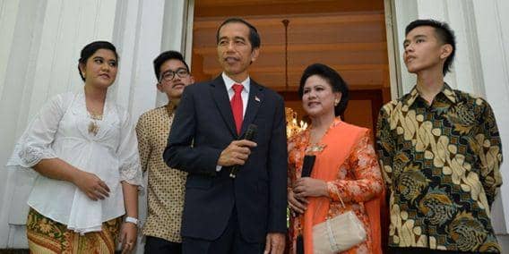 http://cdn.idntimes.com/content-images/post/20151110/Jokowi-okezone.jpg