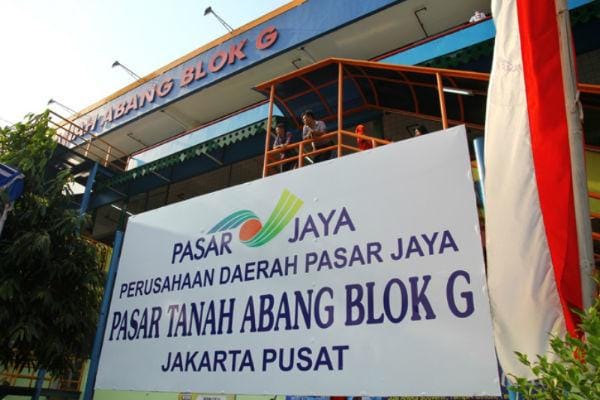 http://cdn.idntimes.com/content-images/post/20151015/Pasar-Tanah-Abang_rmoljakarta.com-w600-h1000.jpg