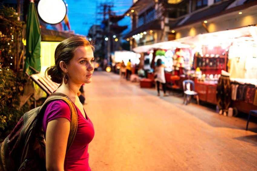 http://cdn.idntimes.com/content-images/post/20160531/a-female-solo-traveler-in-bangkok-0a30a9e6c42bf9717cef15ea74d39ecc.jpg