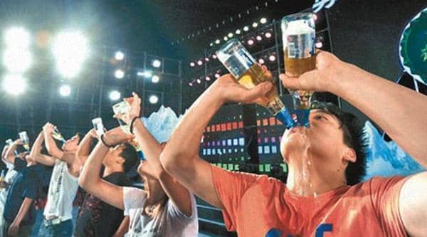 https://cdn.idntimes.com/content-images/post/20170411/a100026-henan-drinking-contest-39d464ffe3ef362504fa9b4861b8d92b.jpg
