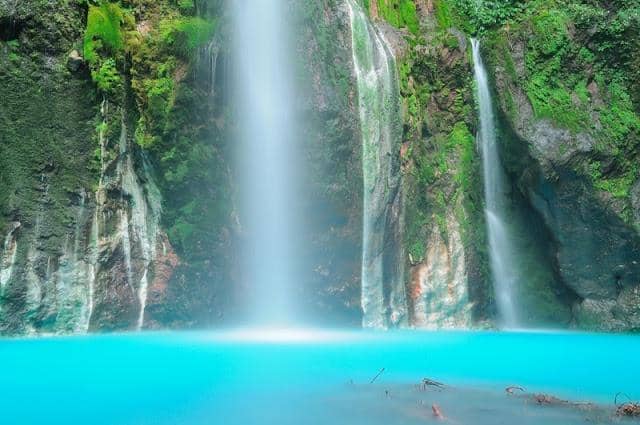 http://cdn.idntimes.com/content-images/post/old/abe53-Air-Terjun-Telaga-Dwi-Warna-Sibolangit1.jpg