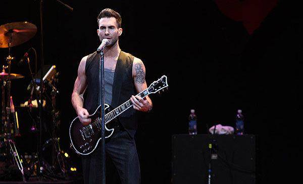 http://cdn.idntimes.com/content-images/post/20160217/adam-levine-03-57cbbdf4b70e0c2edad69104bbde48b9.jpg