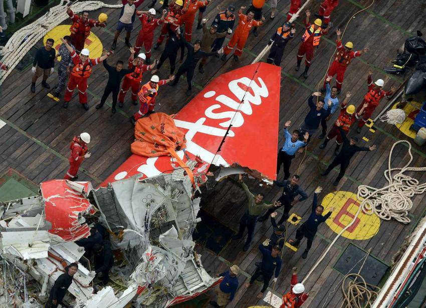 https://cdn.idntimes.com/content-images/post/20170724/air-asia-jatuh-cb60166a1296bdb99dbea6981aa6ea3e.jpg