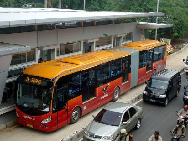 http://cdn.idntimes.com/content-images/post/20151010/all-about-buses.blogspot.com-w600-h1000.jpg