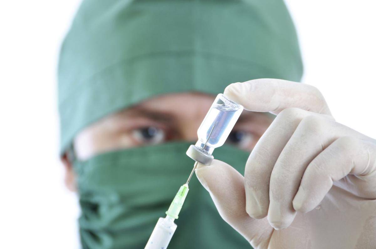 http://cdn.idntimes.com/content-images/post/20160727/anesthesia-doctor-needle-shot-c02ef9e6580d2770e82c5f2bcabc3ac9.jpg