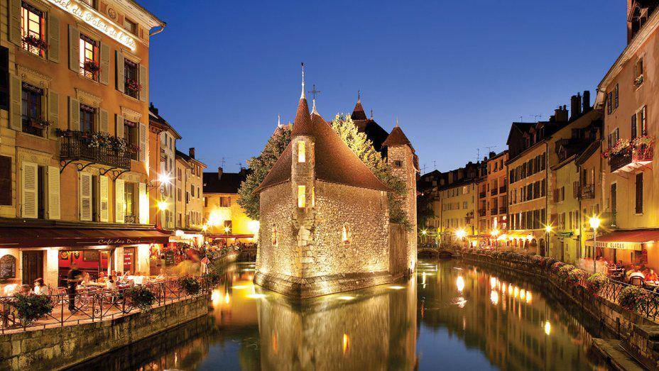 https://cdn.idntimes.com/content-images/post/20170121/annecy-5d3cb10d5b0419db31bd0944d2d27a4b.jpg