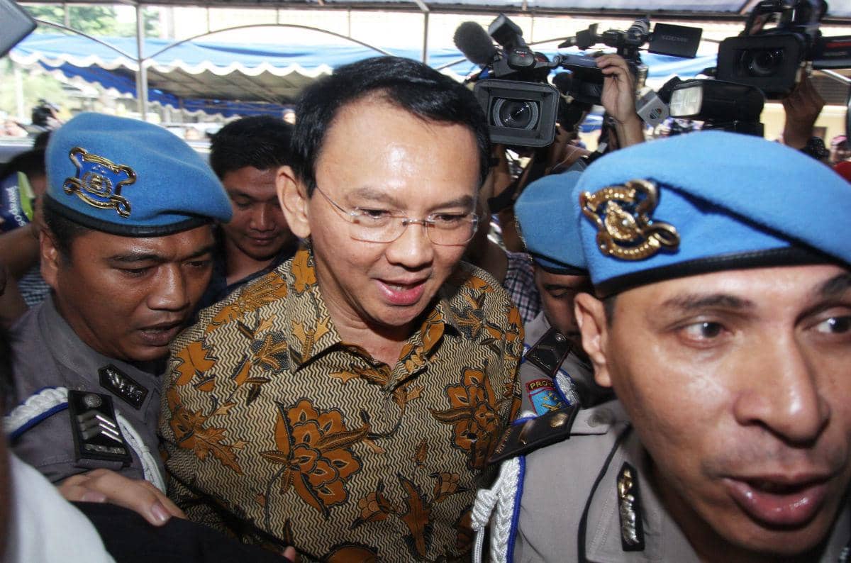 https://cdn.idntimes.com/content-images/post/20161206/antarafoto-ahok-diperiksa-bareskrim-jakarta-221116-rn-2-585874e8cdb89b39974faecb1eb8f06a.jpg