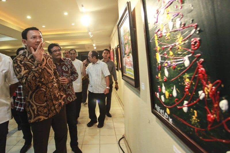 https://cdn.idntimes.com/content-images/post/20170210/antarafoto-ahok-djarot-hadiri-meneropong-ahok-lewat-puisi-090217-adm-1-1486721053-62945-fe97d633891a00eb211a7c79e33a76ad.jpg